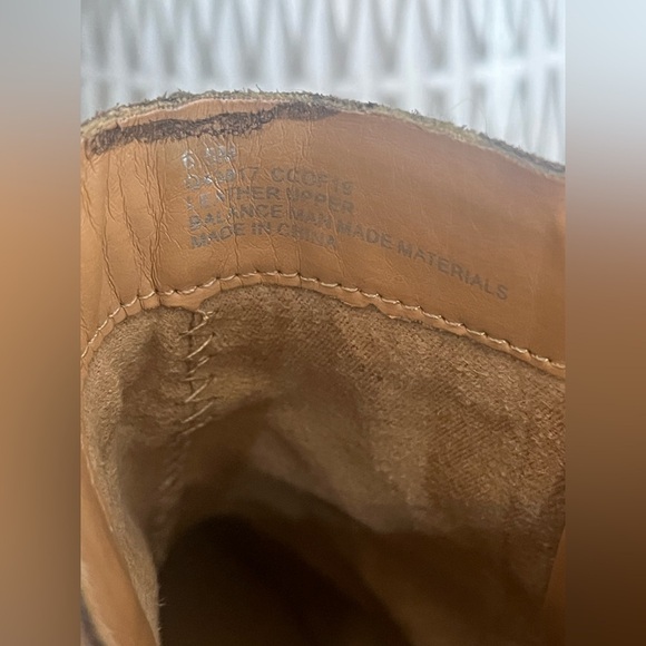 Korks Leather and Suede Zipper Booties Nude Tan Size 6.5 - Picture 13 of 14